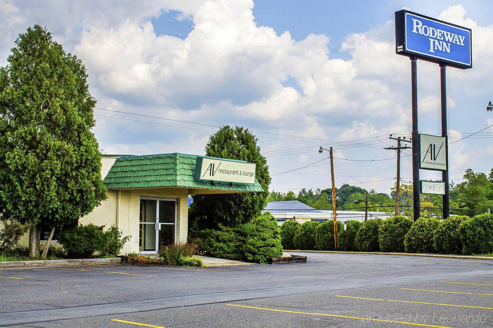 Rodeway Inn Moosic - Scranton Exterior foto